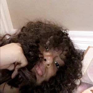 Meet your Posher, Perla